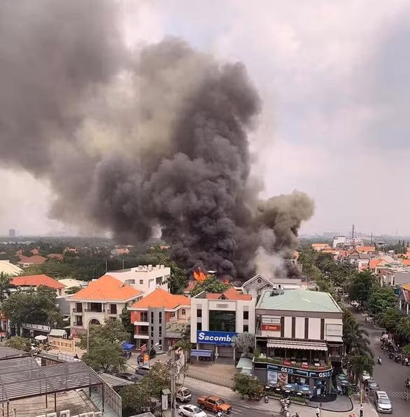 No lon, chay du doi tai nha hang BBQ Plan-K Thao Dien-Hinh-2