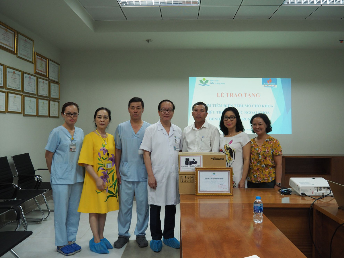 PGS.TS Trần Minh Điển có học vị Tiến sĩ chuyên ngành Nhi – Hồi sức năm 2010 và được phong Phó giáo sư năm 2014. (Ảnh: Dầu khí)