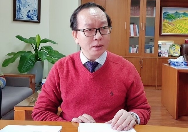 Phát biểu tại buổi lễ, Bộ trưởng Y tế Nguyễn Thanh Long chúc mừng PGS.TS Trần Minh Điển được tín nhiệm bầu làm Giám đốc Bệnh viện. Bộ trưởng mong muốn PTS.TS Trần Minh Điển và tập thể bệnh viện phát huy tinh thần đoàn kết thống nhất, động viên đội ngũ cán bộ, người lao động của Bệnh viện hoàn thành nhiệm vụ Chính phủ, Đảng, Nhà nước và Bộ Y tế giao cho trong công tác chăm sóc sức khỏe nhân dân. (Ảnh: Giao thông)