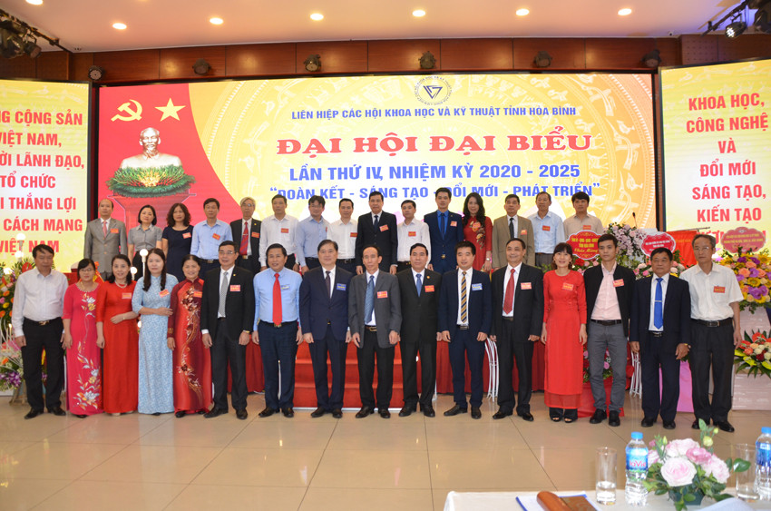 Dong chi Bui Van Thang duoc bau lam Chu tich Lien hiep Hoi o Hoa Binh-Hinh-8