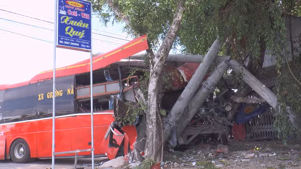 Tai nan, xe giuong nam nat bet phan dau, 3 nguoi chet