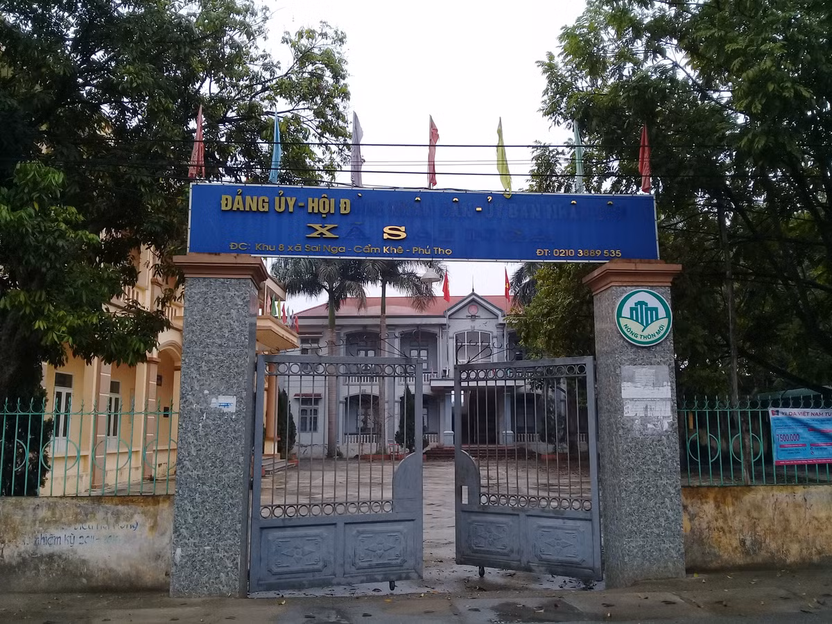 Sau khi sáp nhập xã Thanh Nga, Sơn Nga, Sai Nga (cũ) vào thị trấn Sông Thao (cũ) nay là thị trấn Cẩm Khê, huyện Cẩm Khê, (Phú Thọ). Hiện tại, thị trấn đang dư thừa 3 trụ sở xã còn mới toanh, chưa có phương án xử lý.