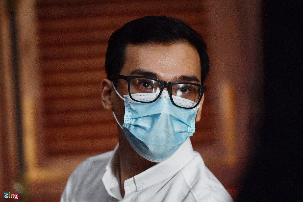 Trước đó, đại diện VKS đề nghị HĐXX tuyên phạt Hậu 2-3 năm tù nhưng cho hưởng án treo, thời gian thử thách 5 năm và phạt bổ sung 50 triệu đồng. Dương Tấn Hậu bị tòa tuyên 2 năm tù treo.