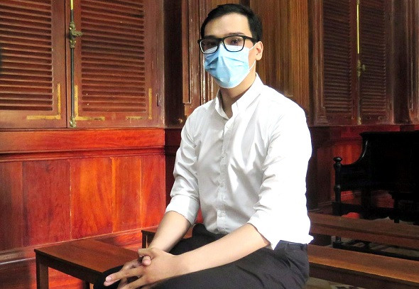 Nói lời sau cùng, Hậu bày tỏ xuất phát từ sự tự tin của bản thân khi 2 lần xét nghiệm âm tính nên đã nghĩ mình không có bệnh. Mọi việc xảy ra ngoài dự đoán và tầm kiểm soát của bị cáo.