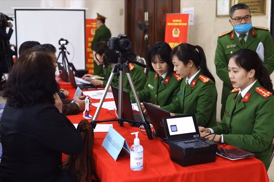 Ho khau tinh khac co duoc lam can cuoc cong dan o Ha Noi?