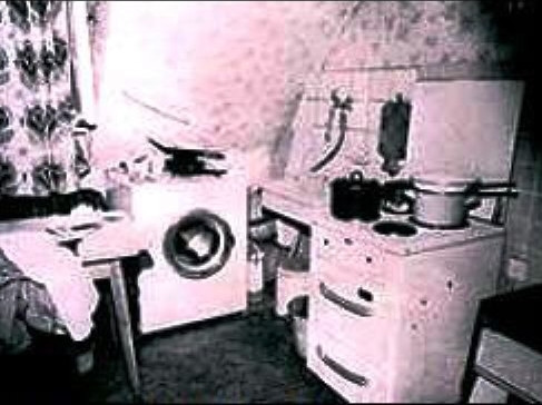 Mặc dù có chỉ số IQ thấp nhưng gã đánh lừa được cảnh sát khi 5 người đàn ông khác bị cảnh sát điều tra vì tình nghi gây ra những vụ án mạng do Kroll thực hiện.