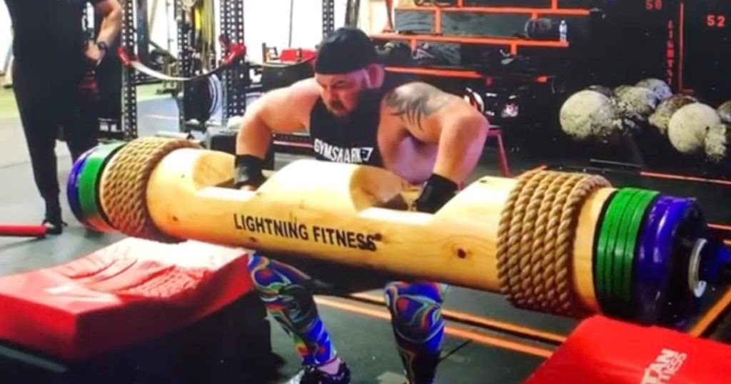 Không những lập được kỷ lục ấn tượng, Kearney gây chú ý khi công khai thừa nhận bản thân là người đồng tính.