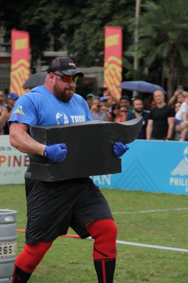 Cuộc thi mà Bjornsson tham gia gồm có 6 nội dung: kéo xe bus, nâng vật qua đầu, ôm đá để lên bục cao, chạy đua mang khung sắt và nhấc xe tải. Diễn viên Bjornsson về nhất 3 trong 6 nội dung và dành 51,5 điểm. Do đó, ông trở thành nhà vô địch của cuộc thi.