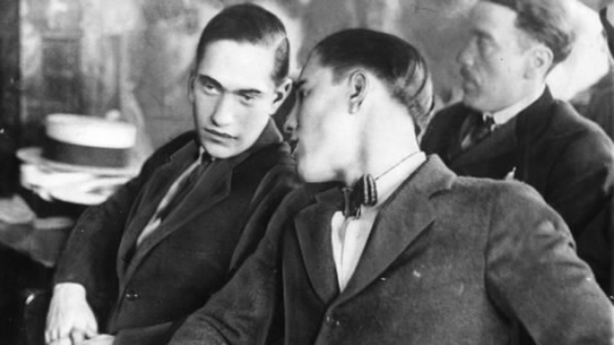 Trên thực tế, Leopold và Loeb đều là những người giàu có và không cần đến số tiền chuộc đó. Tuy nhiên, chúng làm như vậy để đánh lạc hướng điều tra của cảnh sát.
