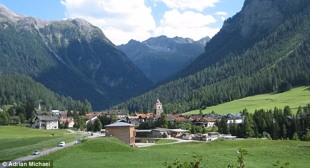 Thuộc vùng Albula, bang Graubunden, Bravuogn hay còn gọi Bergun là ngôi làng Thụy Sĩ, một trong những địa điểm du lịch nổi tiếng nhất thế giới.