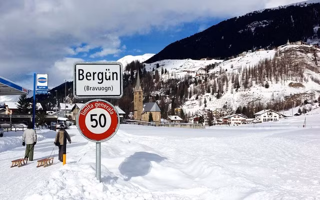 Ngôi làng Bravuogn mang vẻ đẹp tựa chốn thần tiên khiến du khách đặt chân đến đây đều mê mệt.