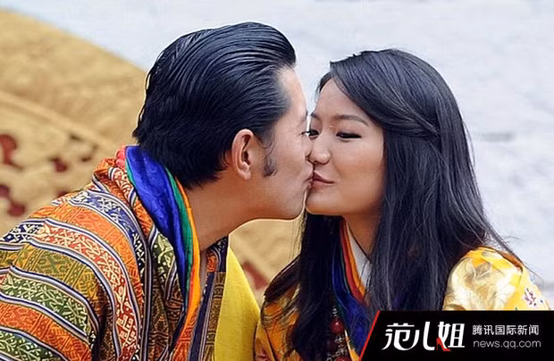 Nhiều năm sau, cặp đôi gặp lại và trở thành cặp tình nhân. Vào năm 2011, Quốc vương Jigme Khesar Namgyel Wangchuck cưới Pema làm vợ. Dù luật pháp Bhutan cho phép mỗi người đàn ông có thể lấy nhiều vợ nhưng Quốc vương Jigme Khesar tuyên bố sẽ chỉ có một người vợ duy nhất là Vương phi Jetsun Pema.