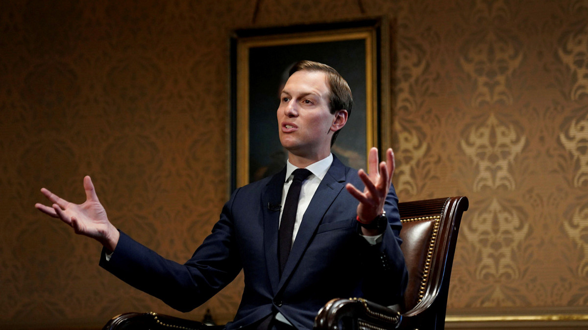 Chồng của Ivanka cũng tham gia vào rất nhiều chiến dịch ngoại giao - kinh tế - xã hội của Nhà Trắng trong nhiệm kỳ Tổng thống 4 năm qua của bố vợ như: những nỗ lực lập kế hoạch hòa bình Trung Đông, giải quyết chính sách nhập cư Mỹ, xử lý nạn nghiện thuốc giảm đau tại Mỹ.