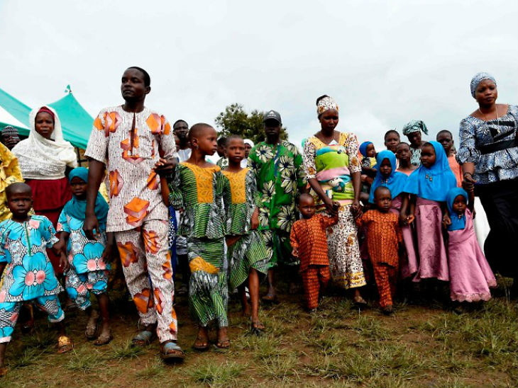 Một quan điểm khác suy đoán tỷ lệ sinh đôi tại Igbo-Ora cao như vậy là do di truyền.