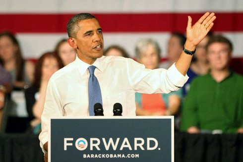 Đến năm 2012, ông Obama tái tranh cử và sử dụng khẩu hiệu "Forward" (“Tiến bước"). Đối thủ của ông Obama trong cuộc bầu cử năm 2012 là ứng viên Mitt Romney. Ông chọn slogan “Tin vào nước Mỹ”. Một lần nữa, ông Obama tái đắc cử Tổng thống Mỹ nhờ đóng góp không nhỏ của khẩu hiệu mạnh mẽ và hiệu quả.