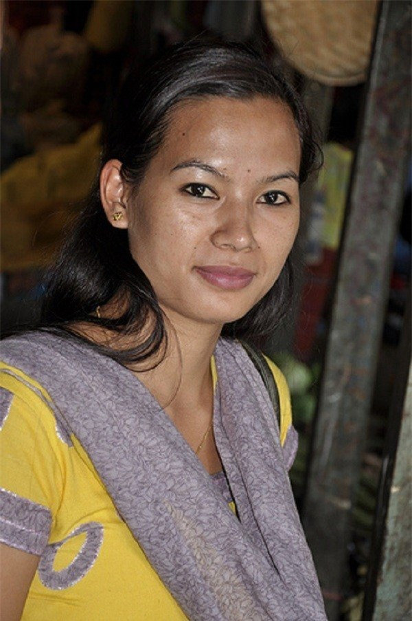 Nhưng cho đến năm 1970, hủ tục này không còn tồn tại nữa. Những cô gái Apatani đã biết cách làm đẹp văn minh hơn để hấp dẫn những người đàn ông khác ngoài bộ tộc. Kiểu làm đẹp kỳ quặc này chỉ còn tồn tại ở những người lớn tuổi. Vẻ đẹp của phụ nữ Apatani thời hiện đại khiến nhiều người đàn ông mê mẩn.