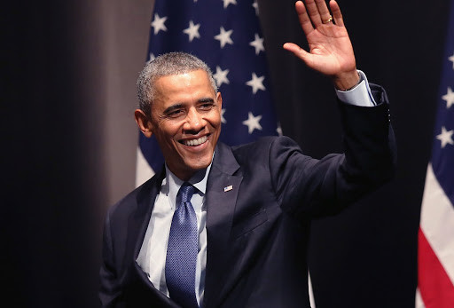 Vợ chồng ông Obama trả 39.566 USD tiền lãi vay thế chấp nhà. Gia đình ông tài trợ 70.712 USD cho hoạt động từ thiện trong năm 2014, tương đương 15% tổng thu nhập trước thuế. Trong số này, gia đình ông Obama có khoản tài trợ lớn nhất là 22.012 USD cho quỹ Fisher House Foundation chuyên cung cấp nhà ở cho gia đình các binh sỹ và cựu binh.