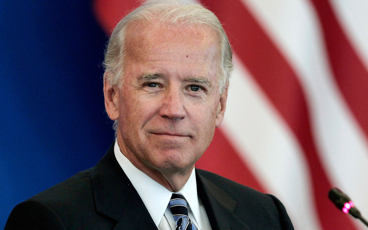 Tương tự Tổng thống Obama, Phó tổng thống Mỹ Joseph Biden và vợ là Jill Biden công khai mức thu nhập trước thuế là 388.844 USD và nộp thuế liên bang 90.506 USD, tương đương thuế suất 23,3%.