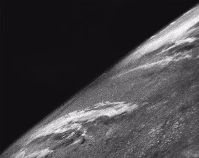 Khoảnh khắc ấn tượng năm 1946 ghi lại hình ảnh đầu tiên về Trái Đất.