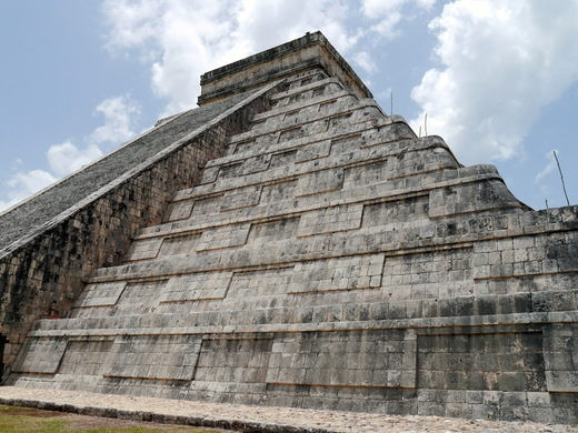 Dù bỏ ra nhiều thời gian và công sức nhưng đến nay các chuyên gia vẫn chưa tìm ra lời giải khoa học cho âm thanh bí ẩn ấy.