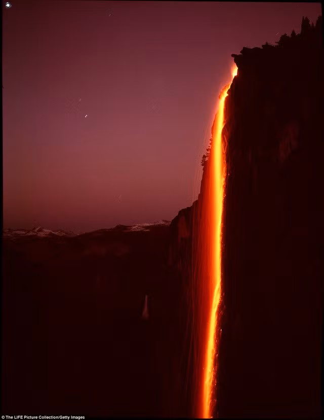 Cụ thể, thác Horsetail có chiều cao khoảng 500m. Nguồn nước tại khác có nguồn gốc từ lượng tuyết tích tụ trên núi El Capitan tan chảy khi tiết trời ấm dần vào mùa Xuân.