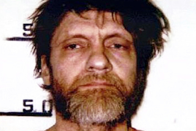 Năm 1978, Kaczynski gửi quả bom thư đầu tiên đến cho giáo sư Buckley Crist, chuyên ngành kỹ thuật vật liệu tại Đại học Northwestern. Quả bom phát nổ tại khuôn viên trường Đại học Illinois, bang Chicago khiến 1 người bị thương.