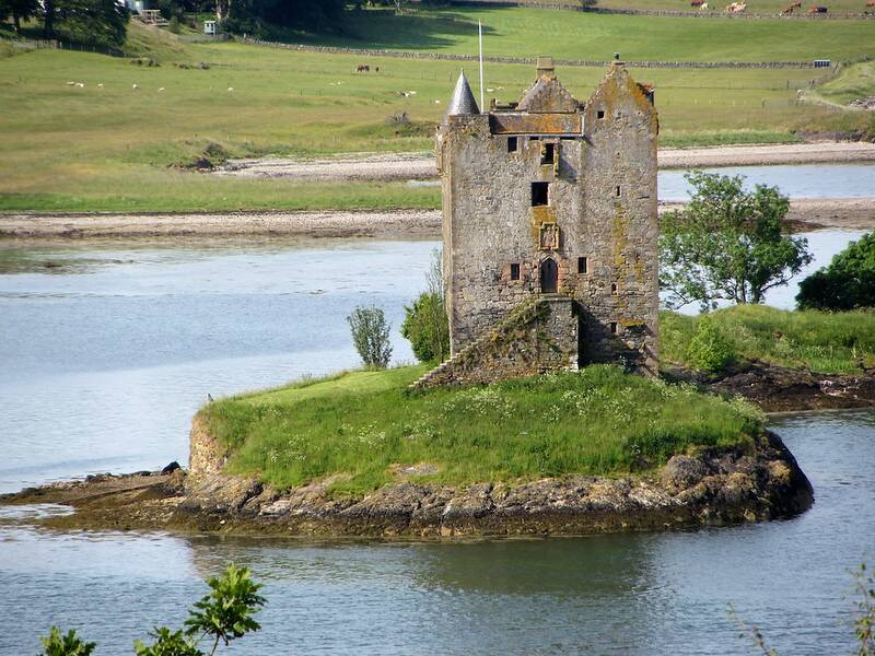 Ngày nay, du khách muốn tiếp cận lâu đài Stalker để chiêm ngưỡng kiến trúc này cần phải đi tàu.