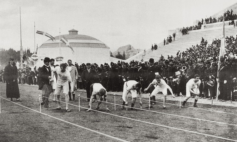 Trong kỳ Olympic năm 1896, 280 vận động viên từ 14 quốc gia đến Panathenaic tham gia tranh tài ở nhiều nội dung thi đấu như điền kinh, cử tạ, thể dục dụng cụ...