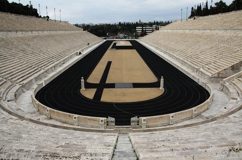 Sân vận động Panathenaic ở Athens, Hy Lạp là nơi tổ chức thế vận hội Olympic hiện đại đầu tiên năm 1896. Olympic là sự kiện thể thao quốc tế nổi tiếng thế giới được tổ chức từ đó cho đến nay.