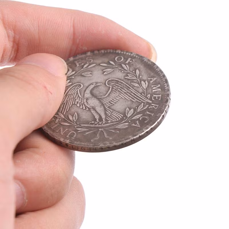 Nhiều nhà sưu tầm tiền xu cổ mong muốn sở hữu một đồng xu "Flowing Hair" nên không tiếc chi ra khoản tiền lớn để có chúng. 