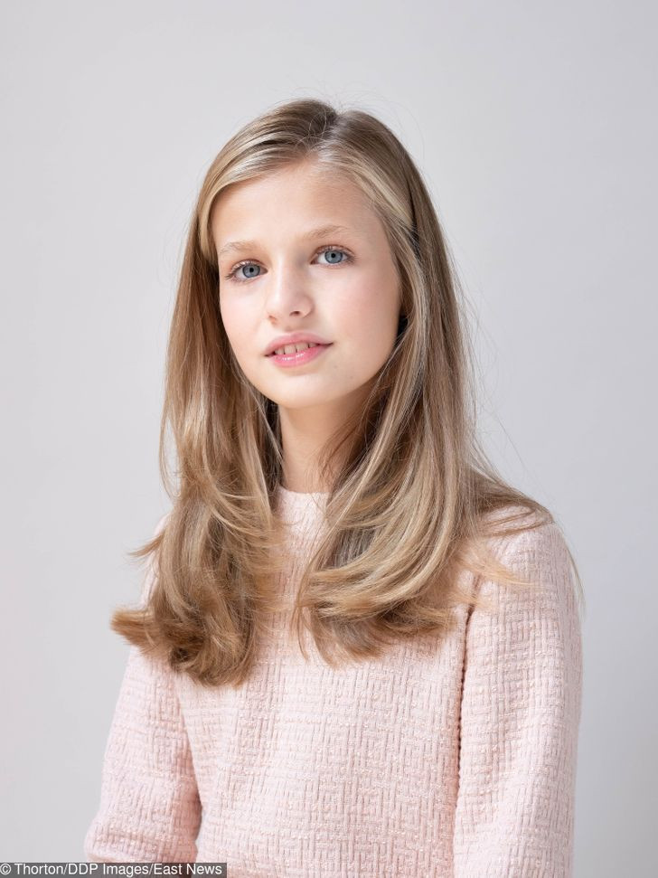 Sinh năm 2005, công chúa Leonor là người con lớn nhất của Nhà vua Tây Ban Nha Felipe. Vua Felipe lên ngôi vào năm 2014 sau khi cha thoái vị. Công chúa Leonor là người thừa kế hàng thứ nhất. Khi công chúa Leonor kế vị cha sẽ trở thành Nữ hoàng đầu tiên của Tây Ban Nha kể từ năm 1868. Theo đó, công chúa Leonor trở thành một trong những hoàng tử, công chúa được công chúng biết đến nhiều nhất.