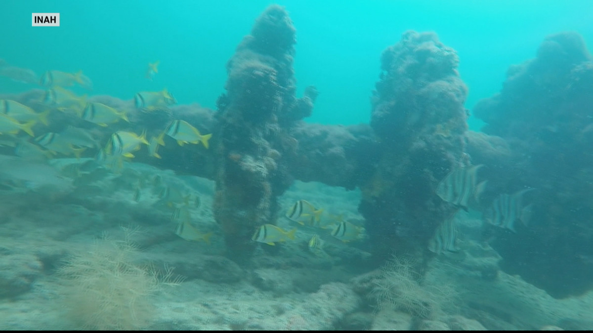 Thảm kịch chìm tàu này khiến 1/2 trong số 80 thành viên thủy thủ đoàn và 60 người khác thiệt mạng.