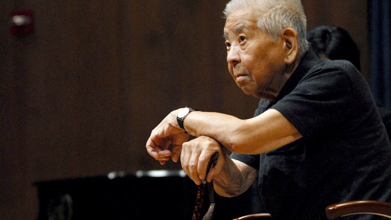 Khi bom hạt nhân phát nổ, ông Yamaguchi đứng cách khu vực bom nổ chưa đầy 3 km. Khi nhìn thấy sự việc, ông nhảy xuống một con suối nhưng bị tác động của vụ nổ thổi bay tới một ruộng khoai. Khi tỉnh dậy, ông biết bản thân bị bỏng trên mặt và cẳng tay, mất đi tai phải và thủng 2 màng nhĩ.