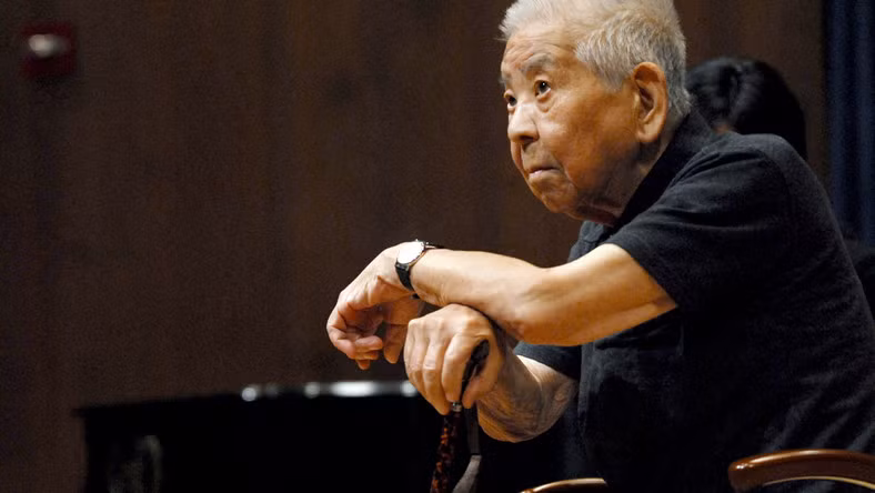 Khi bom hạt nhân phát nổ, ông Yamaguchi đứng cách khu vực bom nổ chưa đầy 3 km. Khi nhìn thấy sự việc, ông nhảy xuống một con suối nhưng bị tác động của vụ nổ thổi bay tới một ruộng khoai. Khi tỉnh dậy, ông biết bản thân bị bỏng trên mặt và cẳng tay, mất đi tai phải và thủng 2 màng nhĩ.