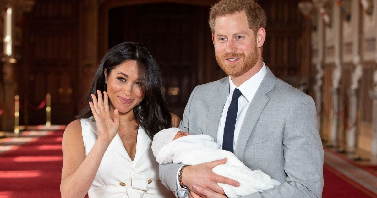 Vai trò của bảo mẫu vô cùng quan trọng khi cha mẹ của các hoàng tử, công chúa đi ra ngoài và tham dự các sự kiện chính thức không có trẻ em.