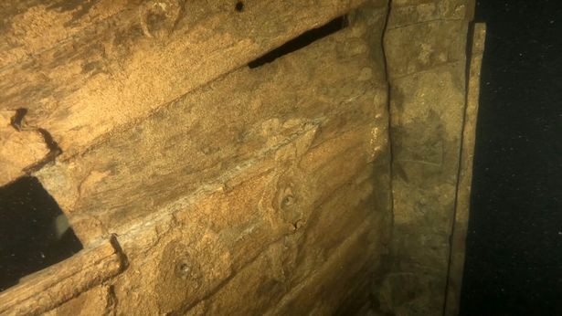 Để biết chính xác nguyên nhân khiến con tàu này bị đắm đòi hỏi các chuyên gia tiến hành nghiên cứu chuyên sâu hơn nhằm tìm ra bằng chứng khoa học giúp giải đáp bí ẩn hàng hải này. Mời độc giả xem video: Tìm thấy xác tàu của Christopher Columbus sau 500 năm. Nguồn: VTC14