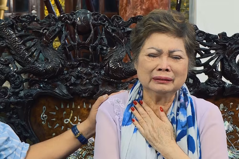 Ngoc Son so song co doc trong biet thu 1000 cay vang