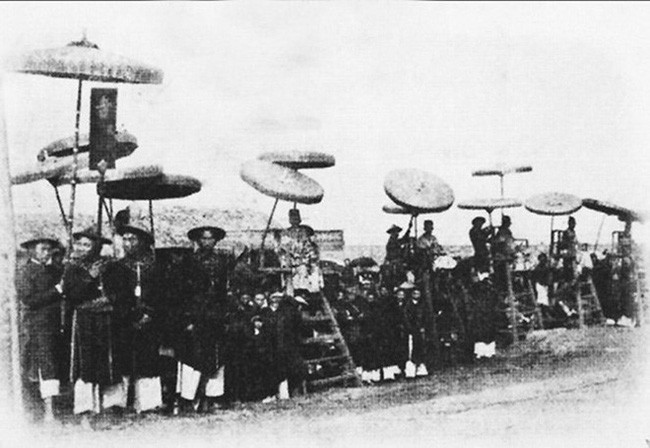 Đây là trận dịch lớn bùng nổ năm 1849 dưới thời vua Tự Đức, khiến 589.460 người Việt tử vong. Theo ghi chép của các tài liệu lịch sử, đây cũng chính là trận dịch lớn nhất từng nổ ra ở nước ta. Trận dịch khiến kỳ thi Nho học năm 1849 phải hoãn, số người chết ở Vĩnh Long lên đến hơn 43 nghìn người, Quảng Bình hơn 23 nghìn người.