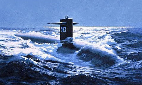 USS Thresher được bố trí ngư lôi dẫn đường Mk.37 để sử dụng chống các mục tiêu trên và và dưới mặt nước, ngư lôi chống ngầm SUBROC và thủy lôi. Là niềm tự hào của Hải quân Mỹ, không ai có thể ngờ rằng tàu ngầm USS Thresher có thể gặp sự cố tồi tệ.