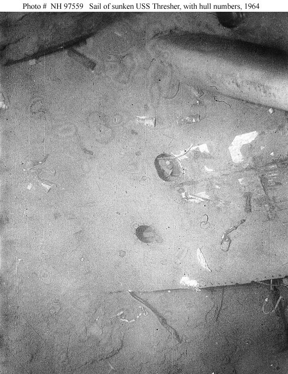 Vào ngày 12/4, Tổng thống Mỹ John F. Kenedy ra lệnh treo cờ rủ trên toàn quốc để tưởng nhớ những thủy thủ đã thiệt mạng trong thảm họa này.