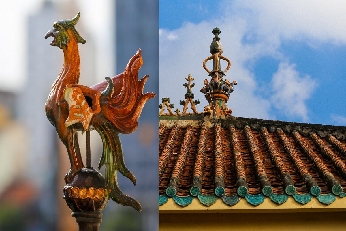 Phần mái của Bảo tàng Mỹ thuật TP.HCM được lợp ngói đỏ âm dương, ngói diềm mái viền màu xanh lục. Trên đỉnh mái có gắn hình chú gà trống Gaulois bằng gốm.