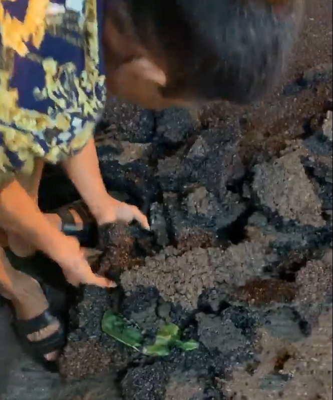 Tối 18/9/2020, trên mạng lan truyền một đoạn clip phản ánh về chất lượng bê tông nhựa vừa được thảm lại. Nghi ngờ chất lượng đường người dân đã livestream (phát trực tiếp qua facebook).