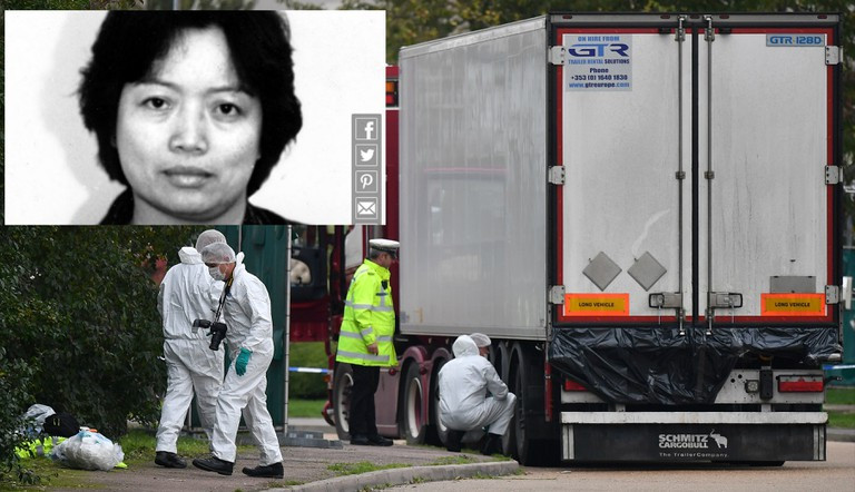 Trịnh Thuý Bình từng theo cha vượt biên đến Mỹ trước khi bị trục xuất về nước. Về sau, "Chị Bình" bắt đầu thực hiện đường dây buôn người. Sau khi đến Mỹ cùng chồng sinh sống năm 1982, "Chị Bình" mở một cửa hàng tại khu phố người Hoa. Các mặt hàng bày bán chủ yếu dành cho những người Phúc Châu sống trên đất Mỹ.