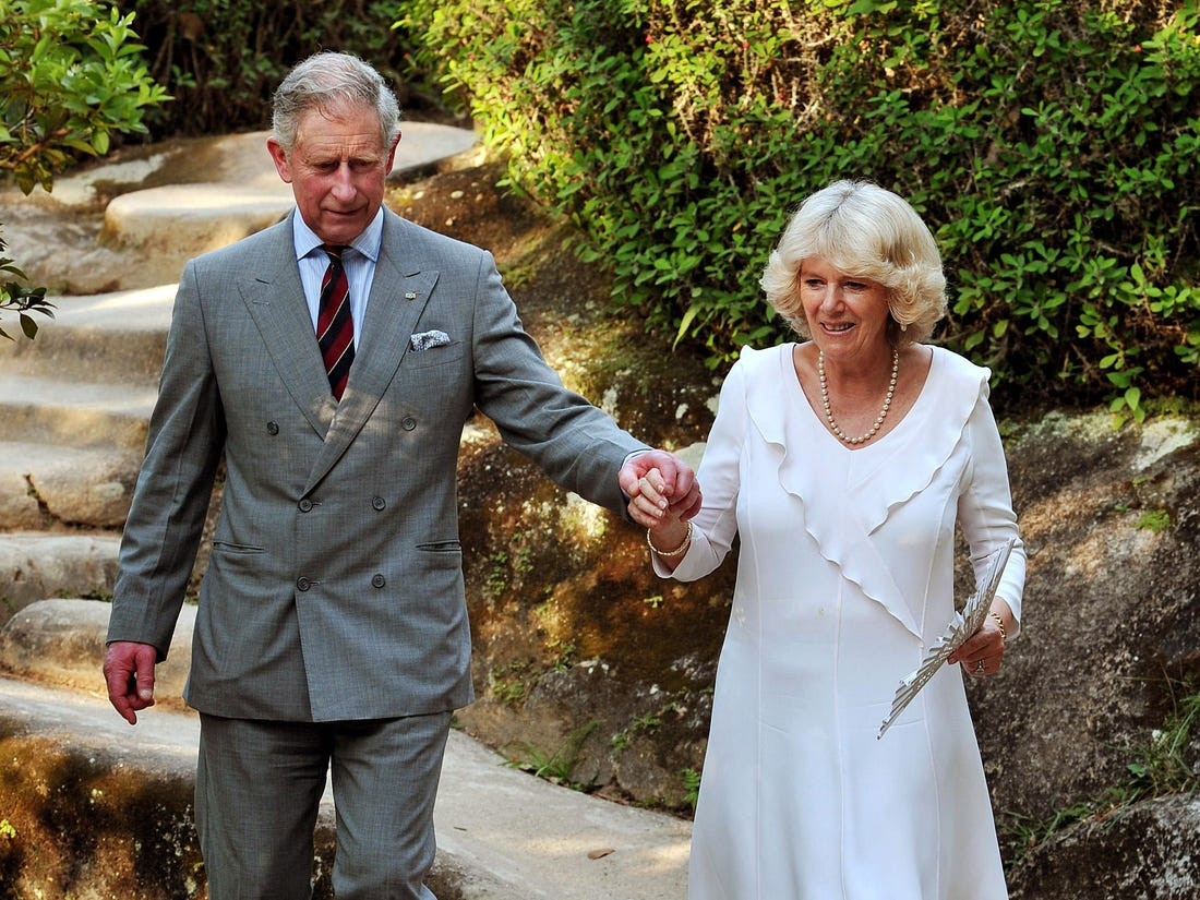 Sau khi cả 2 ly hôn, Thái tử Charles và bà Camilla gặp lại và nối lại tình xưa. Kết quả của mối tình này là đám cưới của họ được tổ chức vào ngày 9/4/2005.