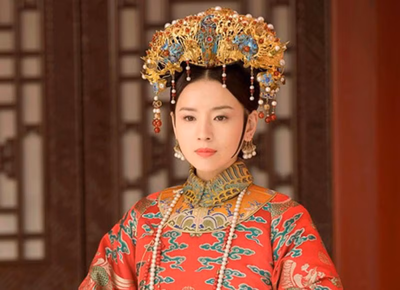 Uất ức vì bị chồng phụ bạc suốt thời gian dài, Viên Hoàng hậu mắc bệnh rồi nằm liệt giường. Khi cận kề cái chết, Lưu Tông Văn Đế tới gặp Viên Hoàng hậu. Ngay cả lúc sắp chết, bà cũng không nói một lời mà chỉ nhìn bằng ánh mắt căm hận, ai oán. Bà qua đời khi 35 tuổi. Theo đó, màn đánh ghen im lặng đến chết của Viên Hoàng hậu lưu truyền đến muôn đời sau.