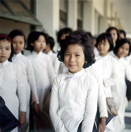 Những khung hình đẹp được chụp với phong cách chuyên nghiệp, chủ yếu ghi lại những khoảnh khắc hồn nhiên của trẻ em này đem lại cho người xem nhiều cảm xúc khó quên.