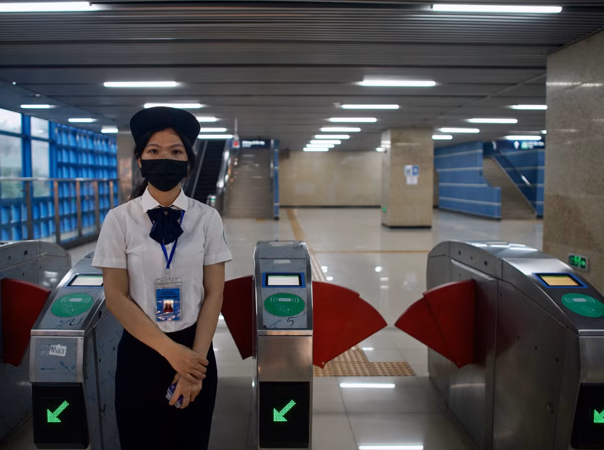 Chuyen tau duong sat Cat Linh - Ha Dong dau tien roi ben