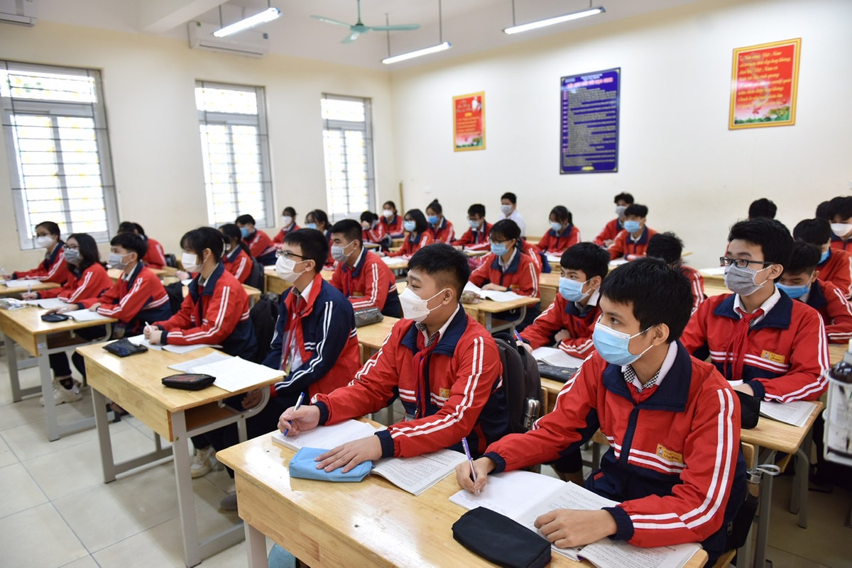 Các huyện, thị trấn cho học sinh đi học trở lại gồm: Sơn Tây, Chương Mỹ, Đan Phượng, Đông Anh, Gia Lâm, Hoài Đức, Mê Linh, Mỹ Đức, Phú Xuyên, Phúc Thọ, Quốc Oai, Sóc Sơn, Thạch Thất, Thanh Oai, Thanh Trì, Thường Tín, Ứng Hòa.