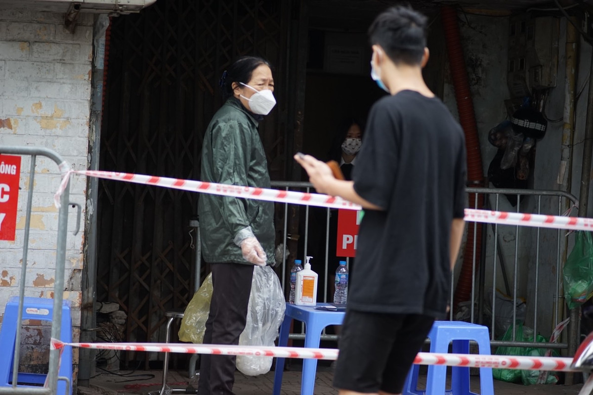 Tuy nhiên, ông Toàn cho biết thêm ban đầu trường hợp F0 này không hợp tác khai báo dịch tễ nên công tác truy vết gặp nhiều khó khăn.