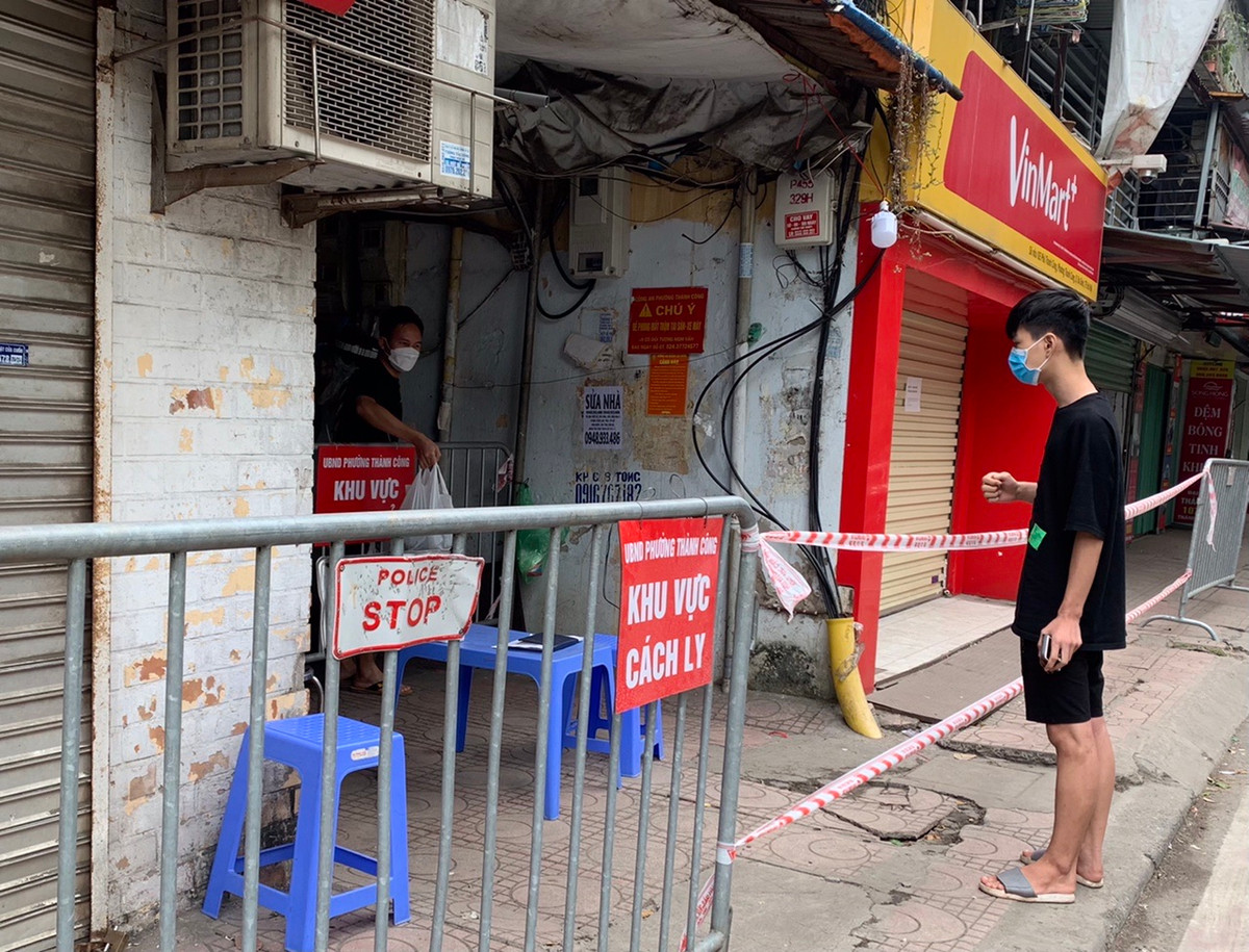 Theo thông báo của UBND phường Thành Công, thời gian thực hiện phong toả từ 18h00 ngày 24/11 cho đến khi có thông báo tiếp theo.